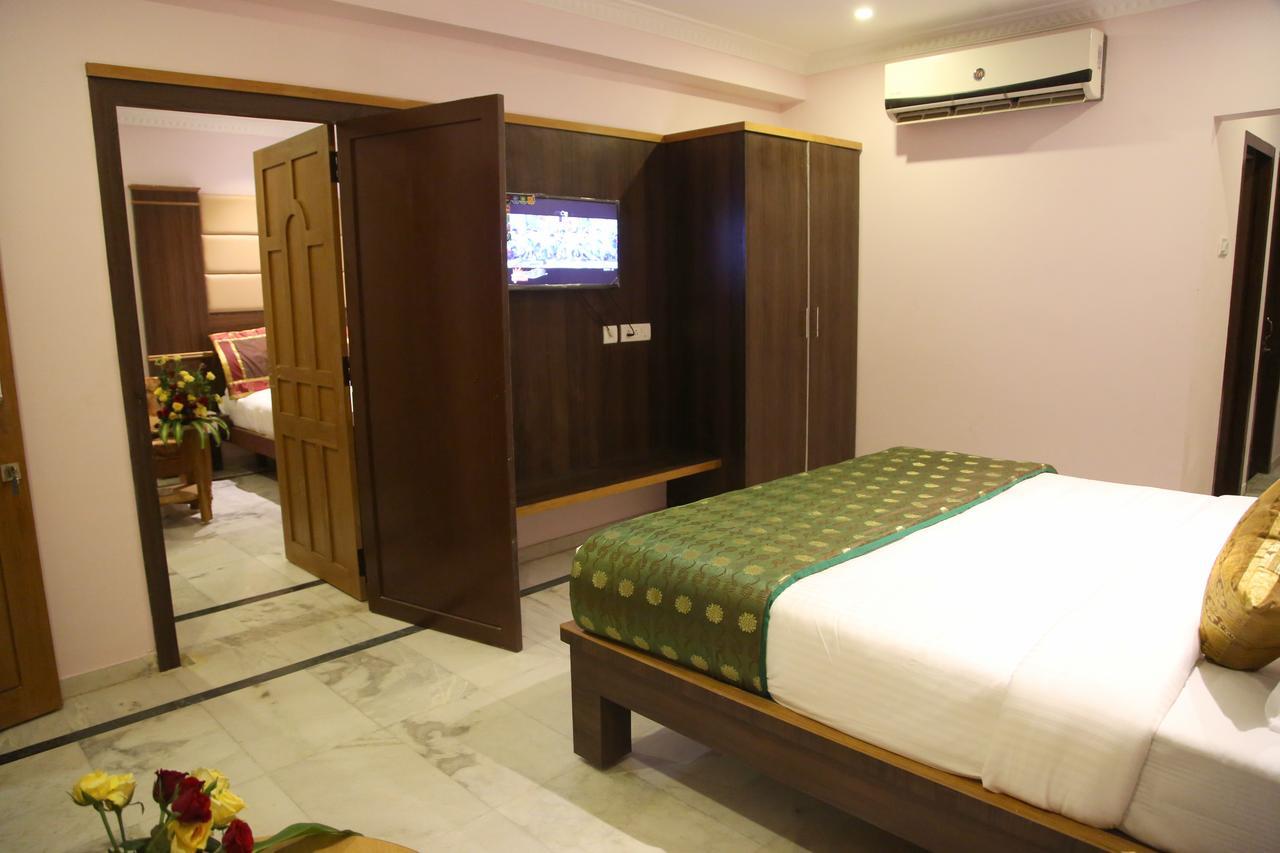 Poppys S.E.T Residency Hotel Kumbakonam Eksteriør billede